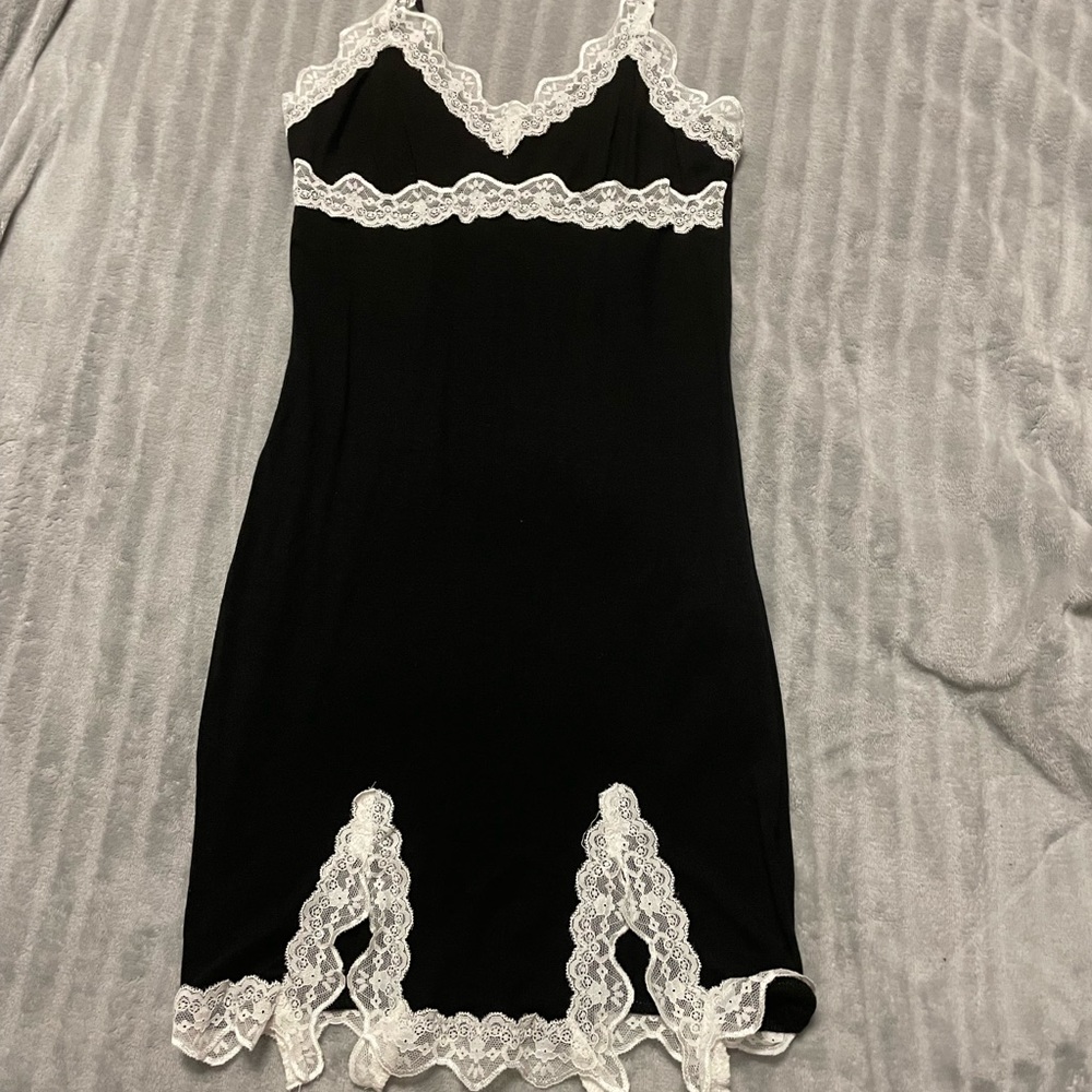 2 dresses can be used as night gowns